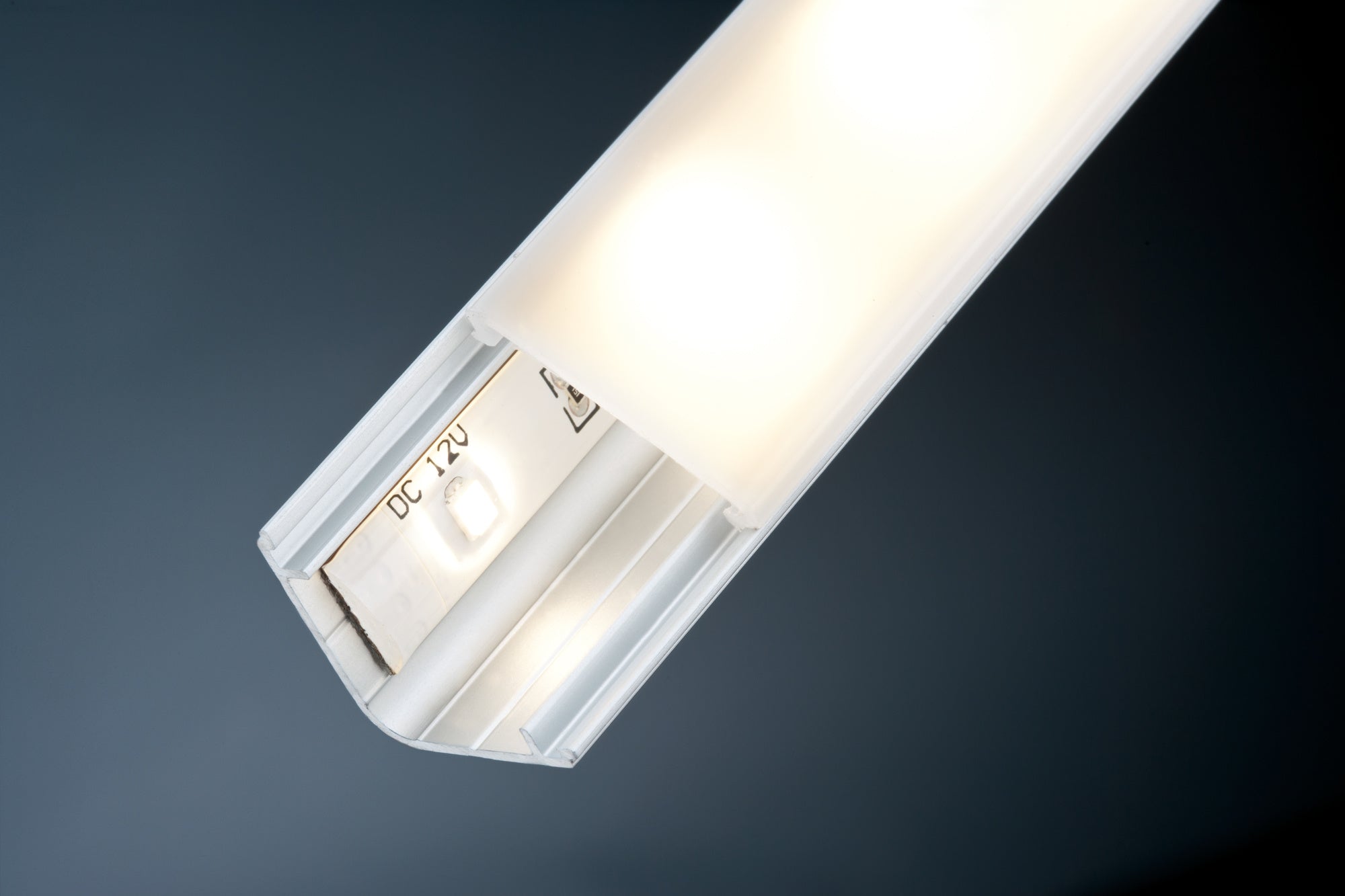 Delta Profil mit Diffusor 2m Alu eloxiert, Satin, Alu/Kunststoff
