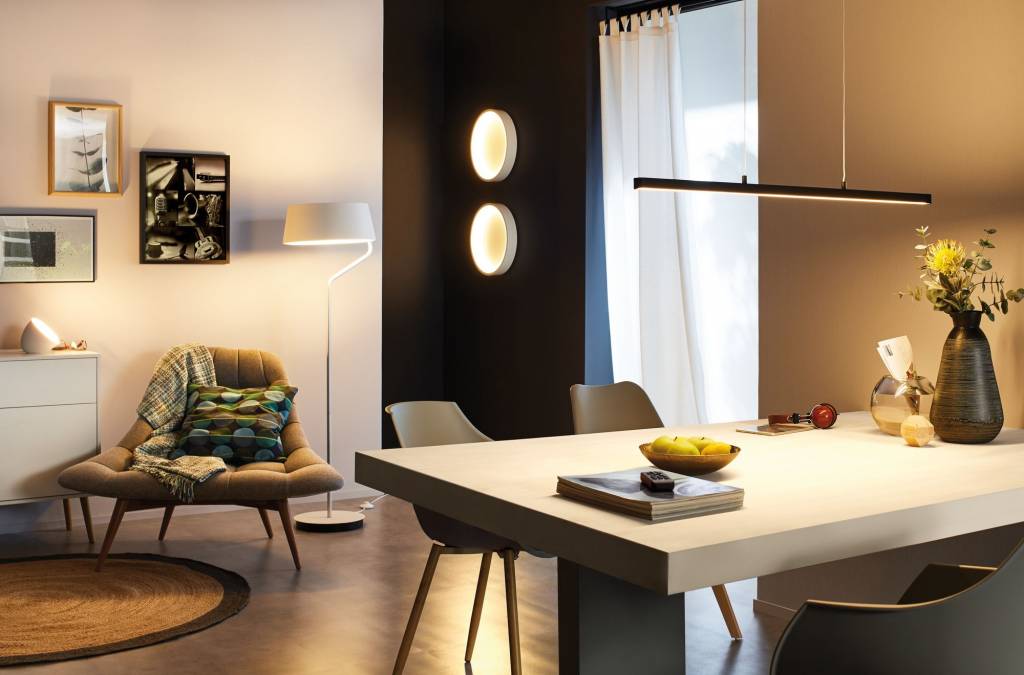 LED Stehleuchte Belaja 22W Weiß/Chrom matt dimmbar