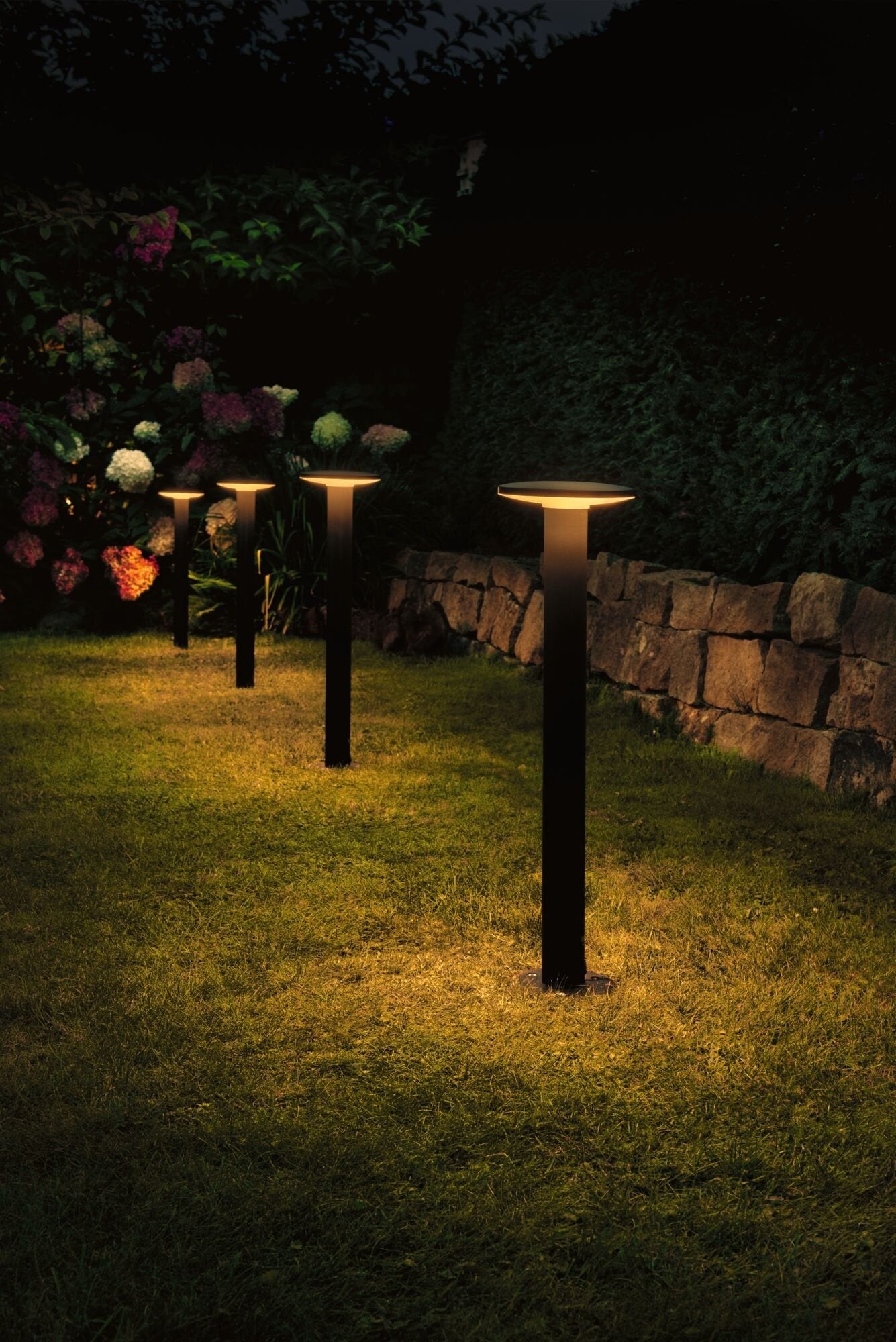 Plug & Shine LED Pollerleuchte Plate Einzelleuchte IP44 2200K 7W Anthrazit
