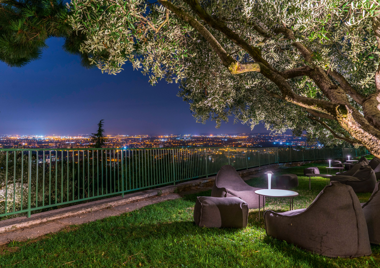 Rever Dining Table 1.0 LED - Stilvolle Akku-Tischleuchte