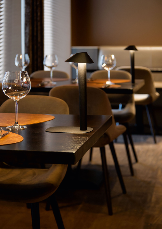 Rever Dining Table 1.0 LED - Stylish battery-powered table lamp