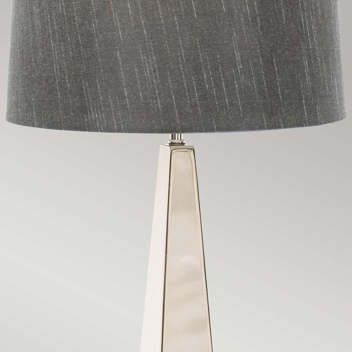 Ascent 1-flammige Tischlampe mit dunkelgrauem Schirm, poliertes Nickel