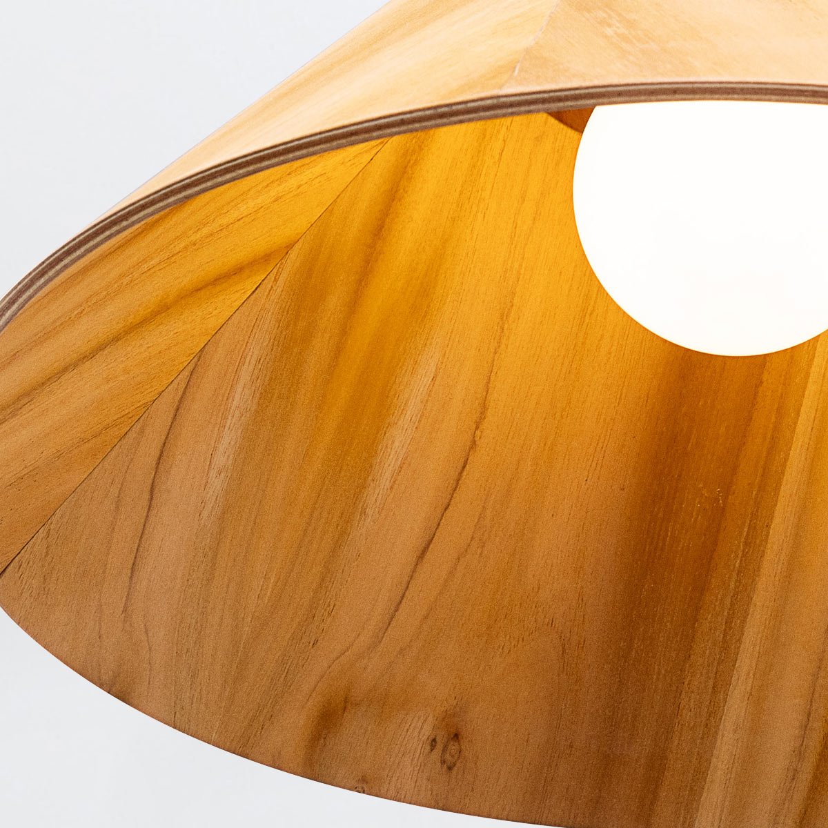 Conical Pendelleuchte aus Teakholz - Accord Lighting - QN - CONICAL - P - M - TEAK