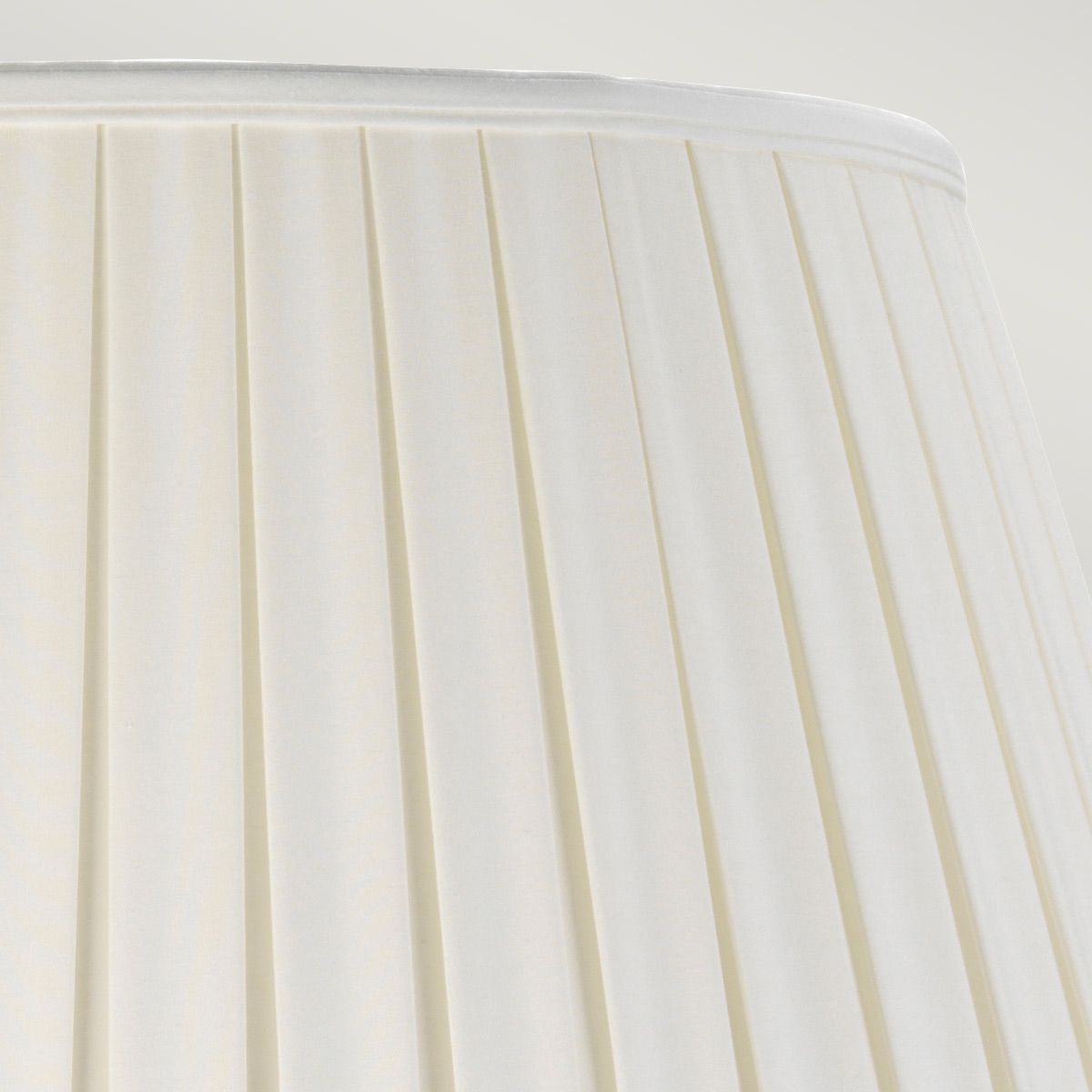 Tischlampe Dalian mit 1 Licht und hohem Empire-Schirm - Seladon mit Elfenbeinschirm