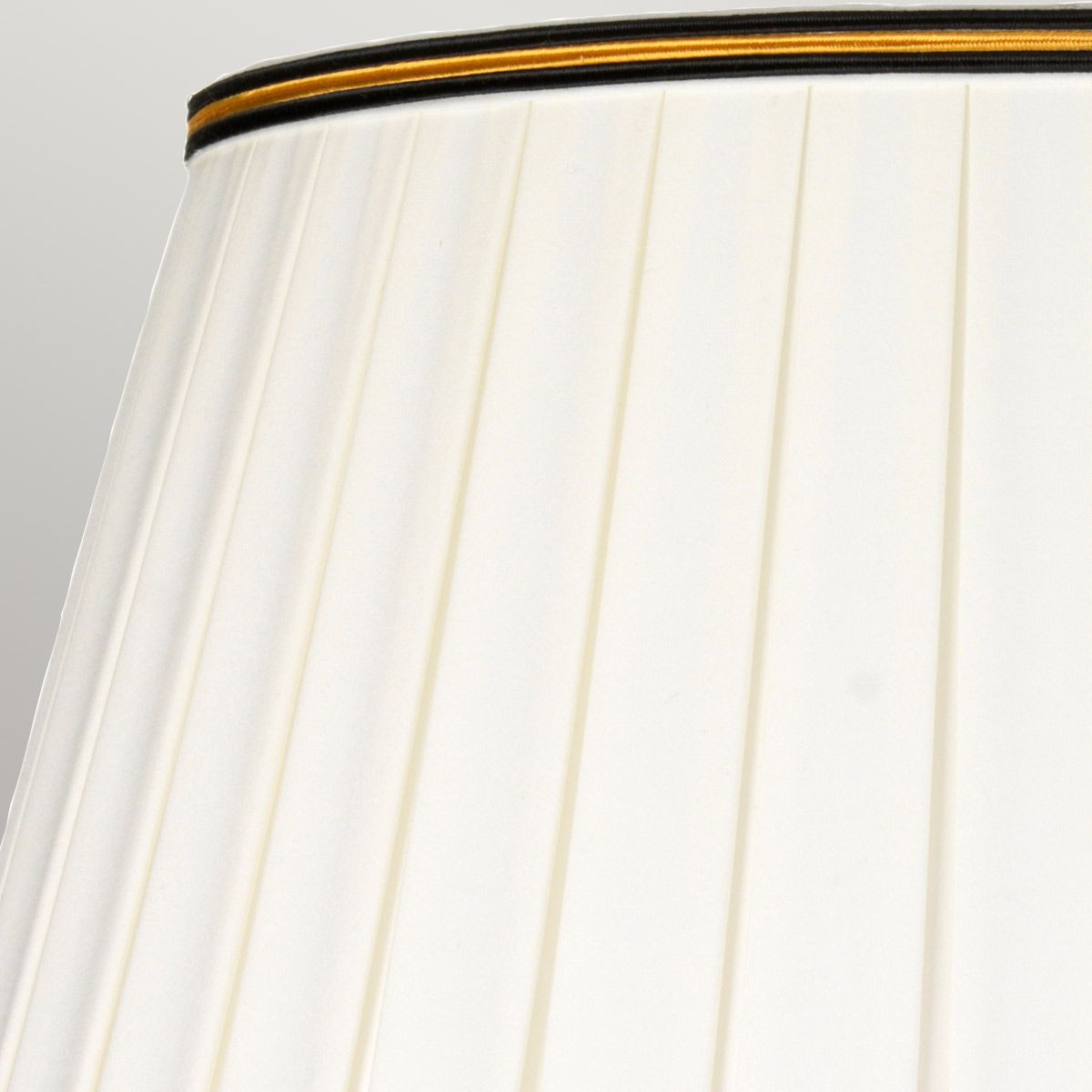 Tischlampe Narbonne mit 1 Flamme – mit hohem Empire-Schirm – Schwarz und Gold mit Elfenbein und schwarzem und goldenem Schirmrand