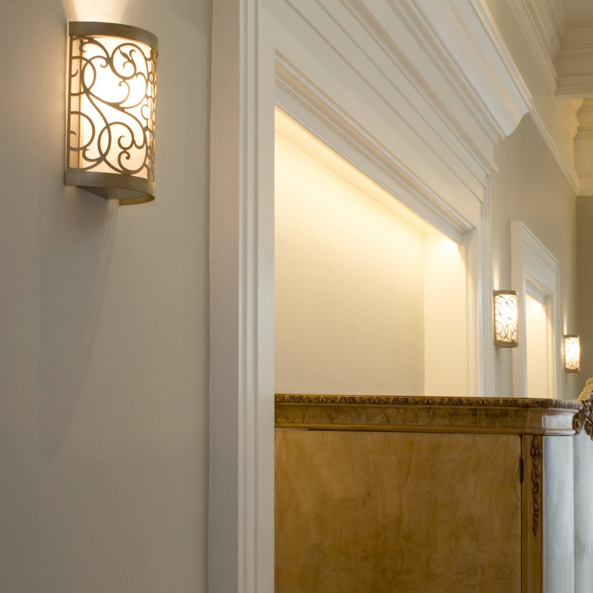 Arabesque 1-flammige Wandleuchte - Blattsilber-Patina - Elsteadlighting - leuchtengrosshandel24