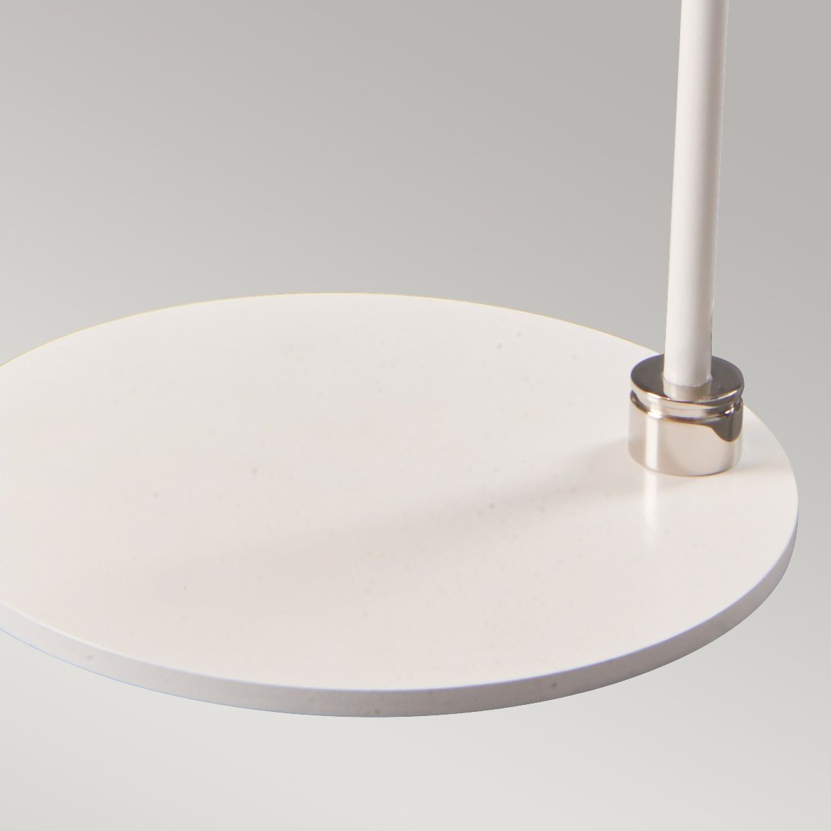 Balance 1-flammige Tischlampe - Weiß/Poliertes Nickel mit weißem Schirm - Elsteadlighting - leuchtengrosshandel24