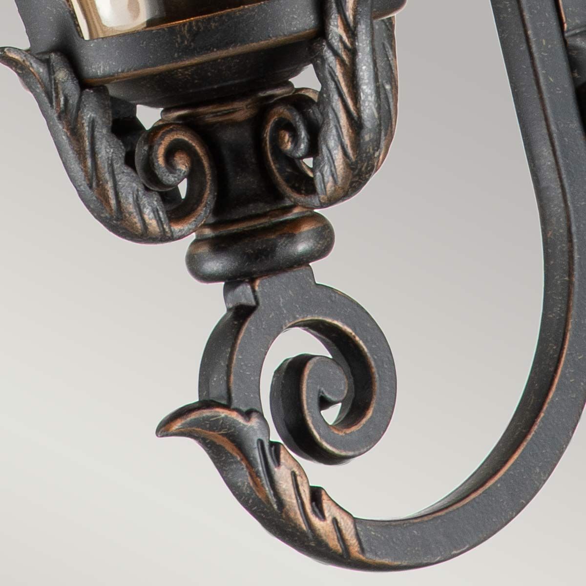 Baltimore 1 - flammige mittelgroße Wandlaterne - verwitterte Bronze - Elsteadlighting - BT1 - M