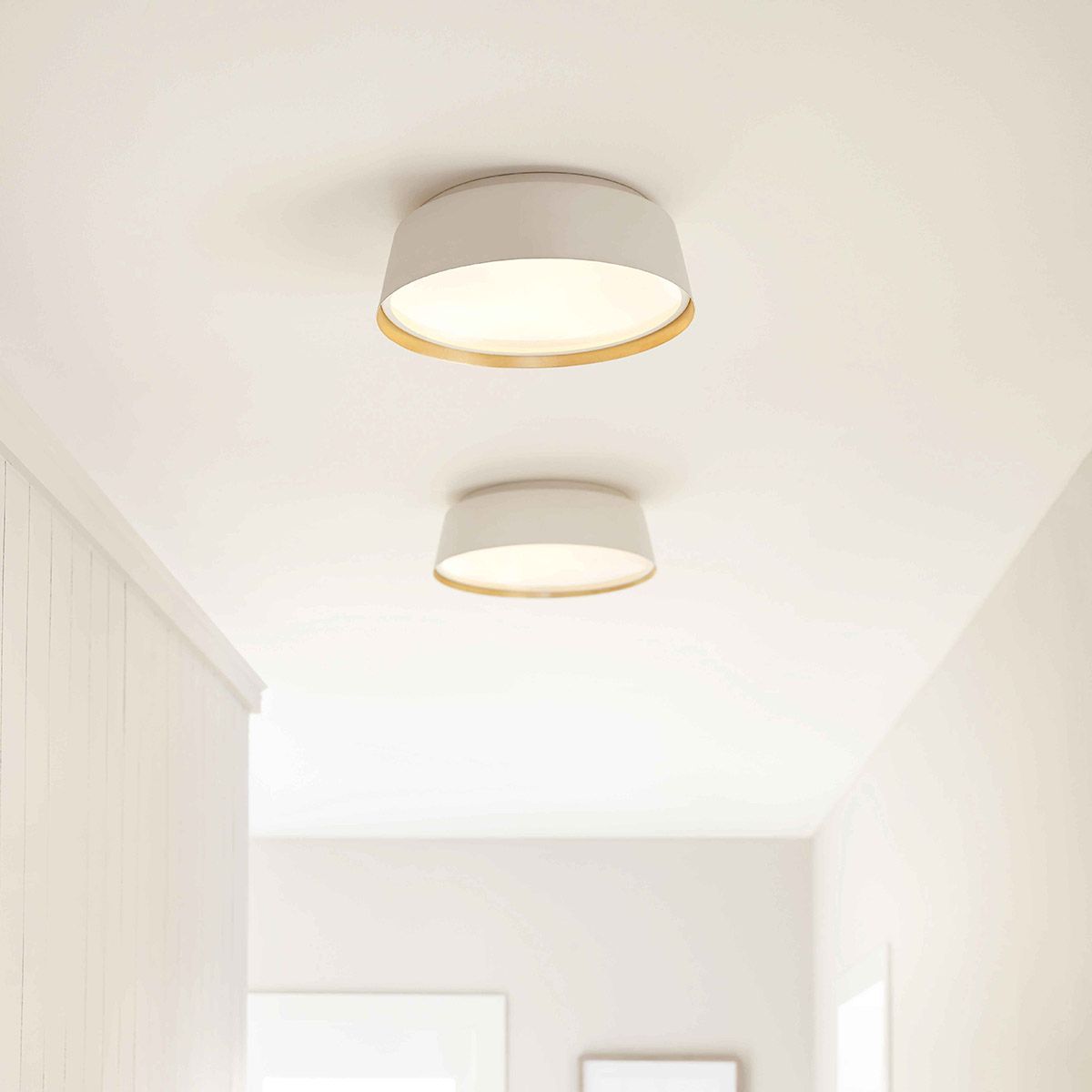 Deckenleuchte Asher 3-flammig - Mattweiß und Gold - Elsteadlighting - leuchtengrosshandel24