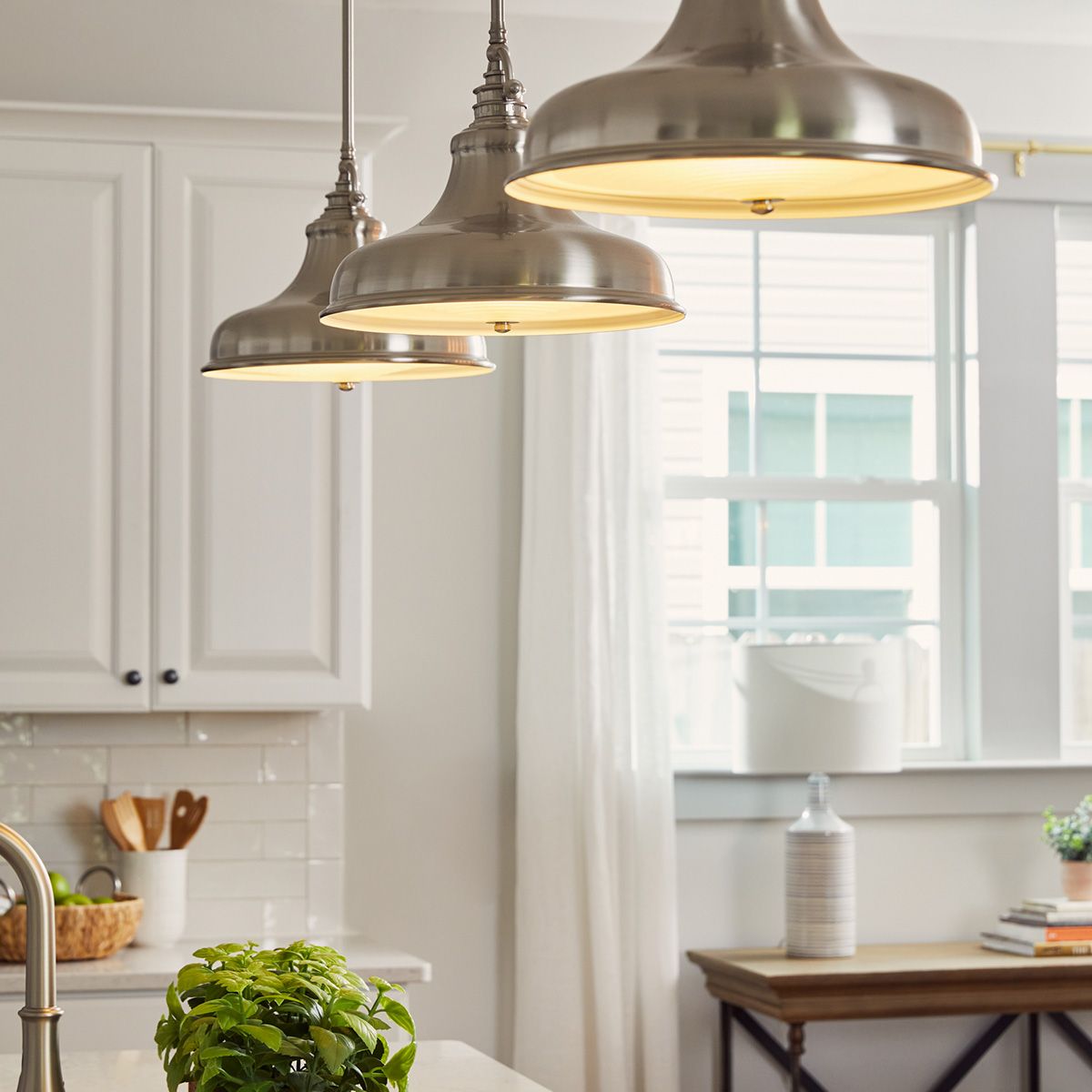 Emery 1-flammige Pendelleuchte, mittelgroß, Imperialsilber - Elsteadlighting - leuchtengrosshandel24