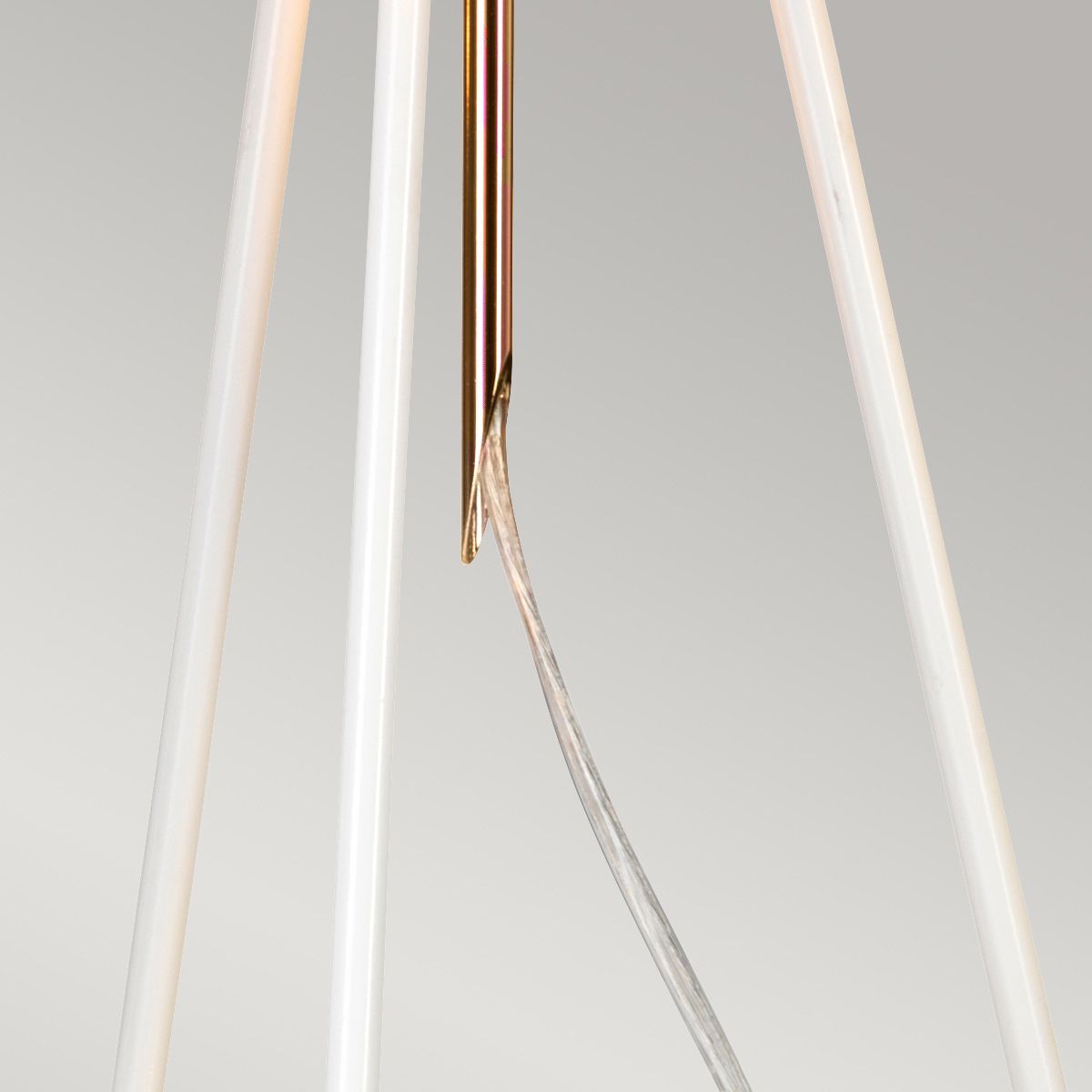 Ferrara Tischlampe - Weiß poliertes Gold mit weißem Schirm und metallischem Goldfutter - Elsteadlighting - leuchtengrosshandel24