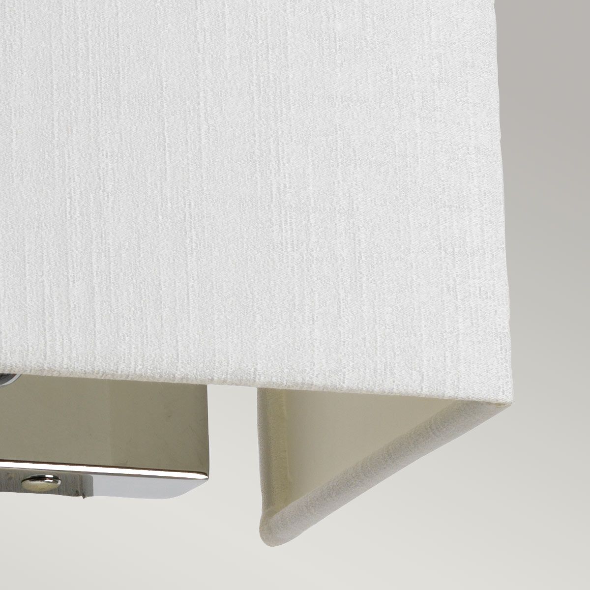 Kleine rechteckige Wandleuchte „Riley“ mit polierter Chrom - Rückplatte und elfenbeinfarbenem Lampenschirm - Elsteadlighting - DL - RILEY - S - IV - PC