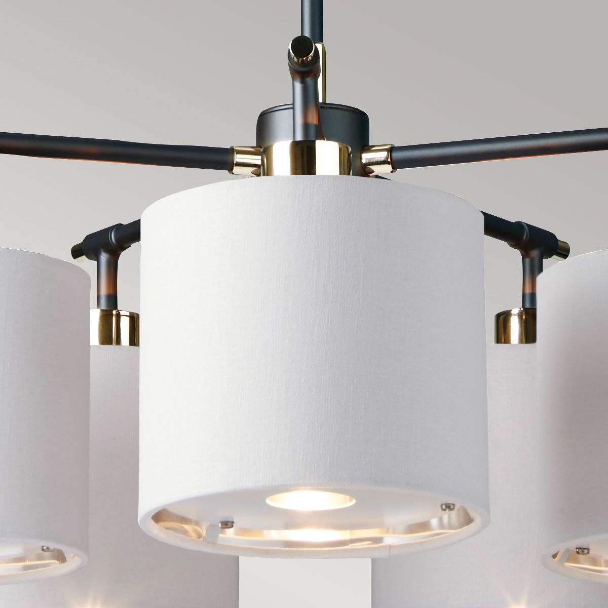 Kronleuchter Balance 5-flammig, Schwarz/poliertes Nickel, weißer Schirm - Elsteadlighting - leuchtengrosshandel24