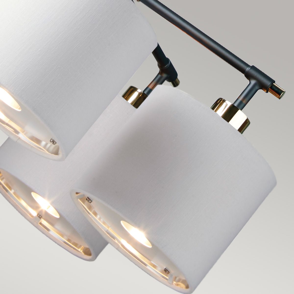 Kronleuchter Balance 5-flammig, Schwarz/poliertes Nickel, weißer Schirm - Elsteadlighting - leuchtengrosshandel24