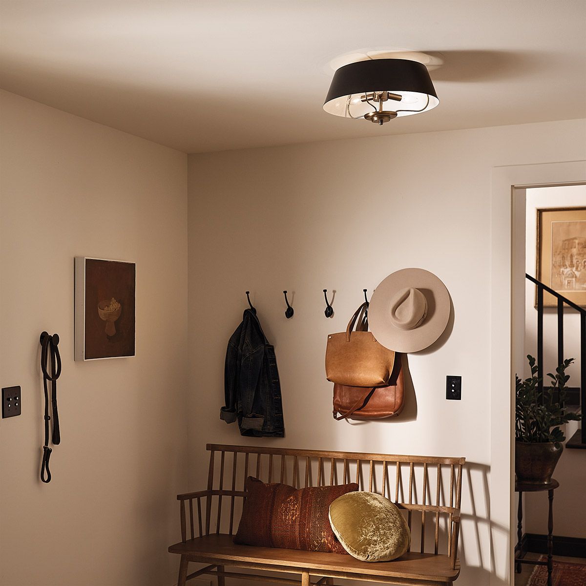 Luella 3lt Pendelleuchte mit zwei Halterungen - Schwarz und Messing - Elsteadlighting - leuchtengrosshandel24