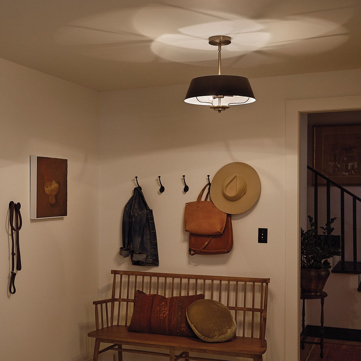 Luella 3lt Pendelleuchte mit zwei Halterungen - Schwarz und Messing - Elsteadlighting - leuchtengrosshandel24