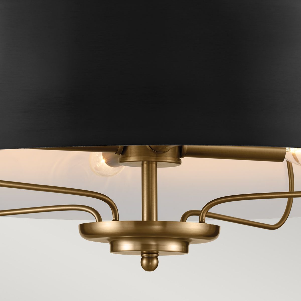 Luella 4lt Pendelleuchte mit zwei Halterungen - Schwarz und Messing - Elsteadlighting - leuchtengrosshandel24