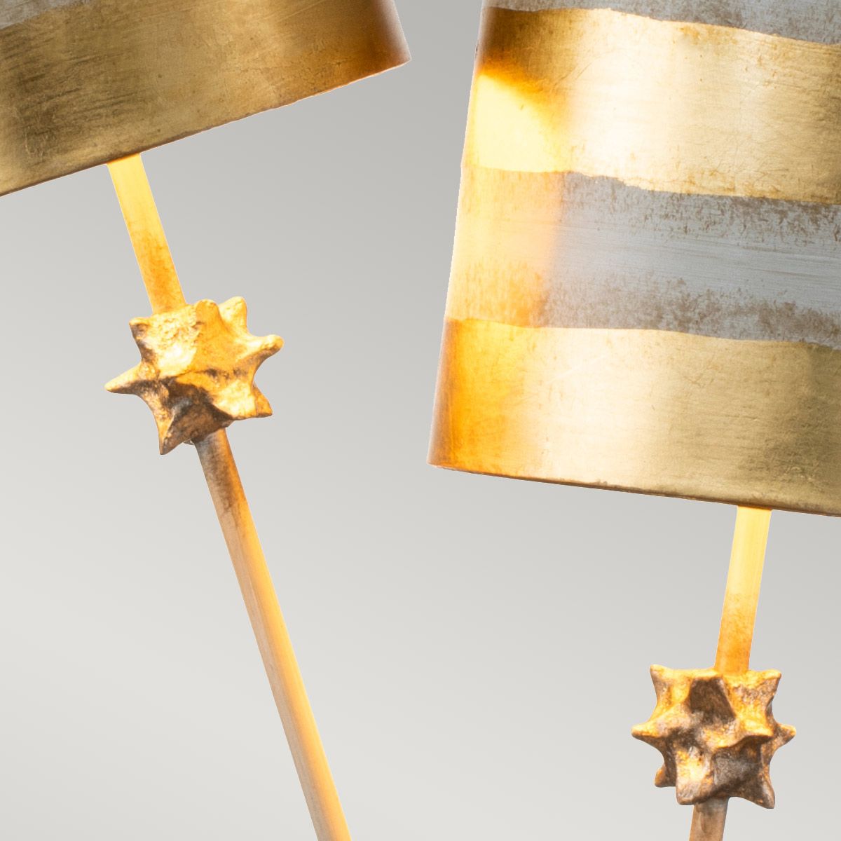 Nettle Luxe Tischlampe mit 2 Lichtern, Blattgold und Taupe - Elsteadlighting - leuchtengrosshandel24