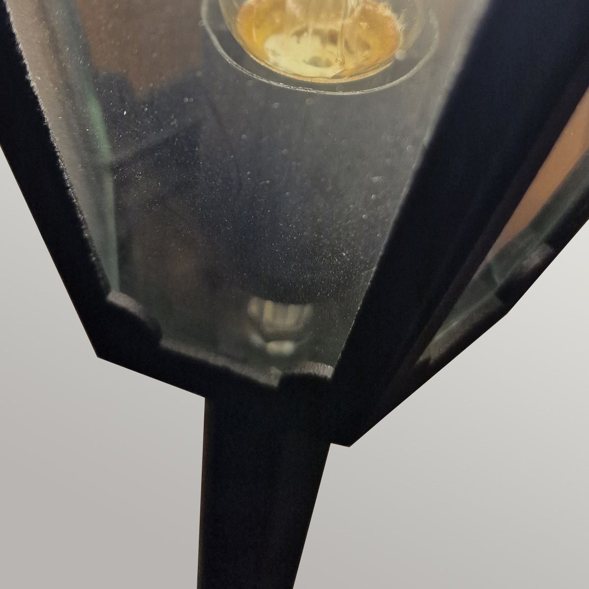 Parish 1 - flammige Säulenlaterne - Schwarz - Elsteadlighting - PR5 - BLACK