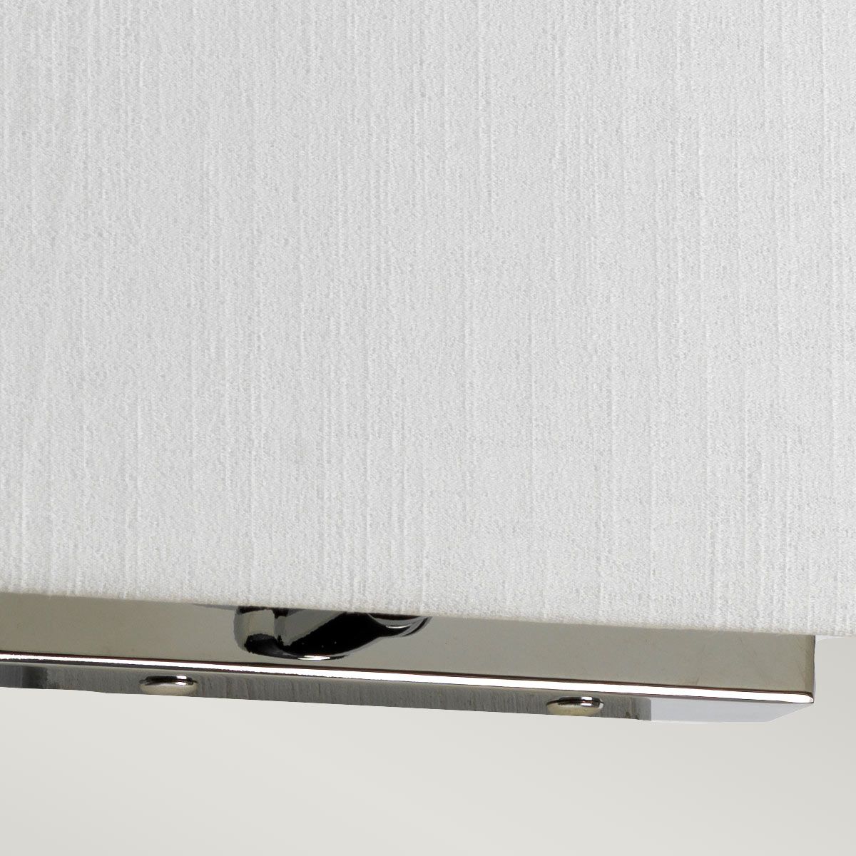 Riley mittelgroße, rechteckige Wandleuchte mit polierter Chrom - Rückplatte und elfenbeinfarbenem Lampenschirm - Elsteadlighting - DL - RILEY - M - IV - PC