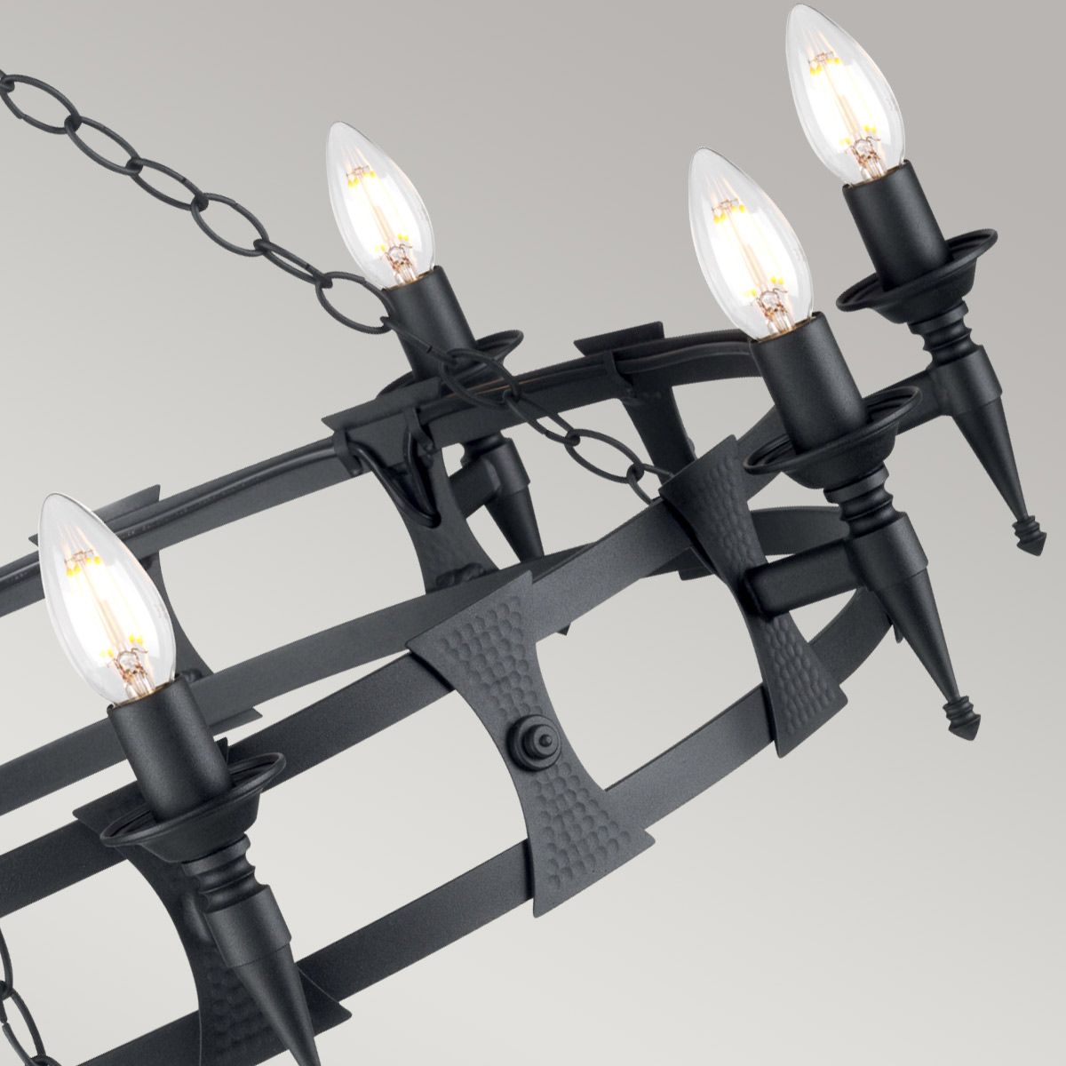 Saxon Kronleuchter mit 8 Lichtern, Schwarz - Elsteadlighting - SAX8 - BLK
