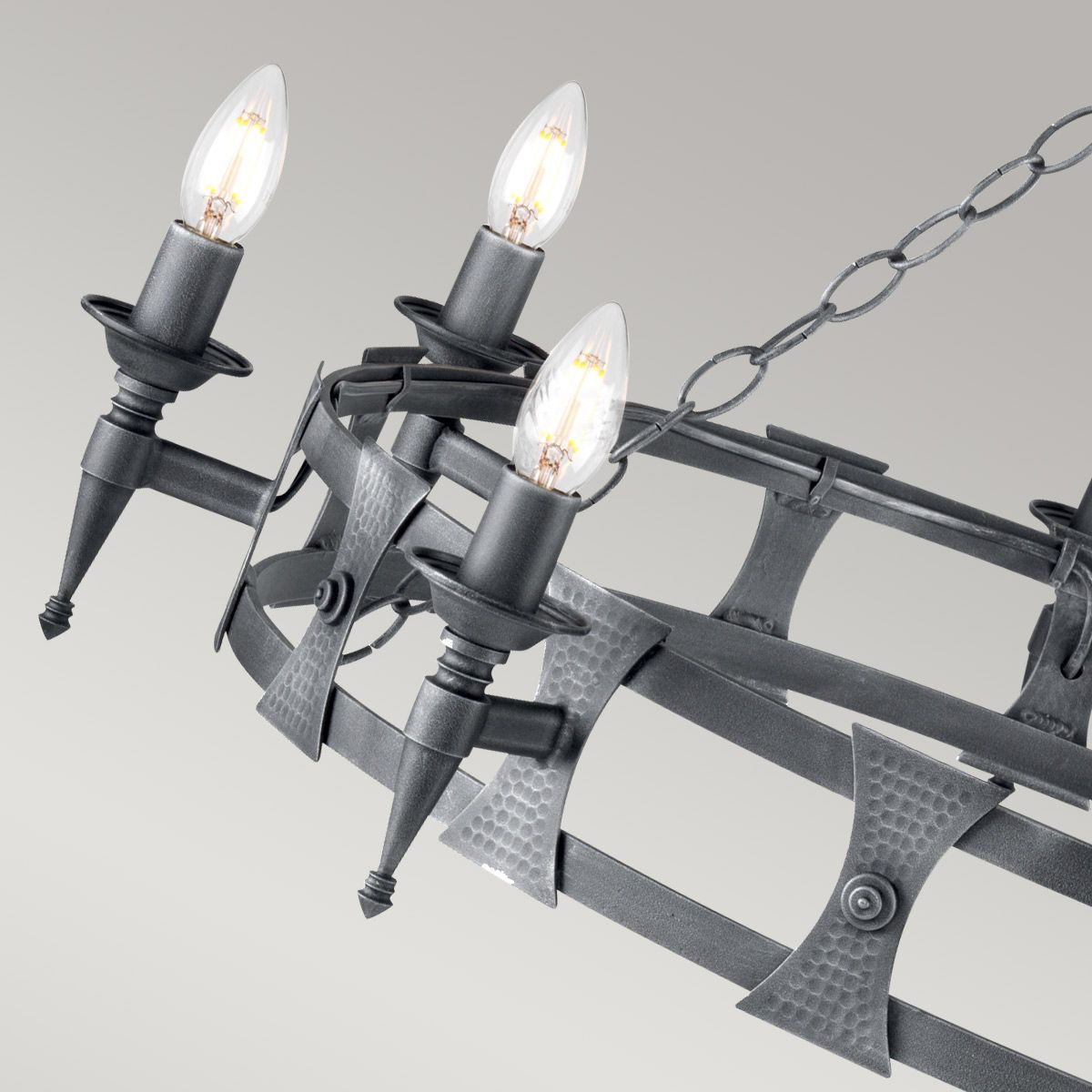 Saxon Kronleuchter mit 8 Lichtern, Schwarz/Silberpatina - Elsteadlighting - SAX8 - BLK - SIL