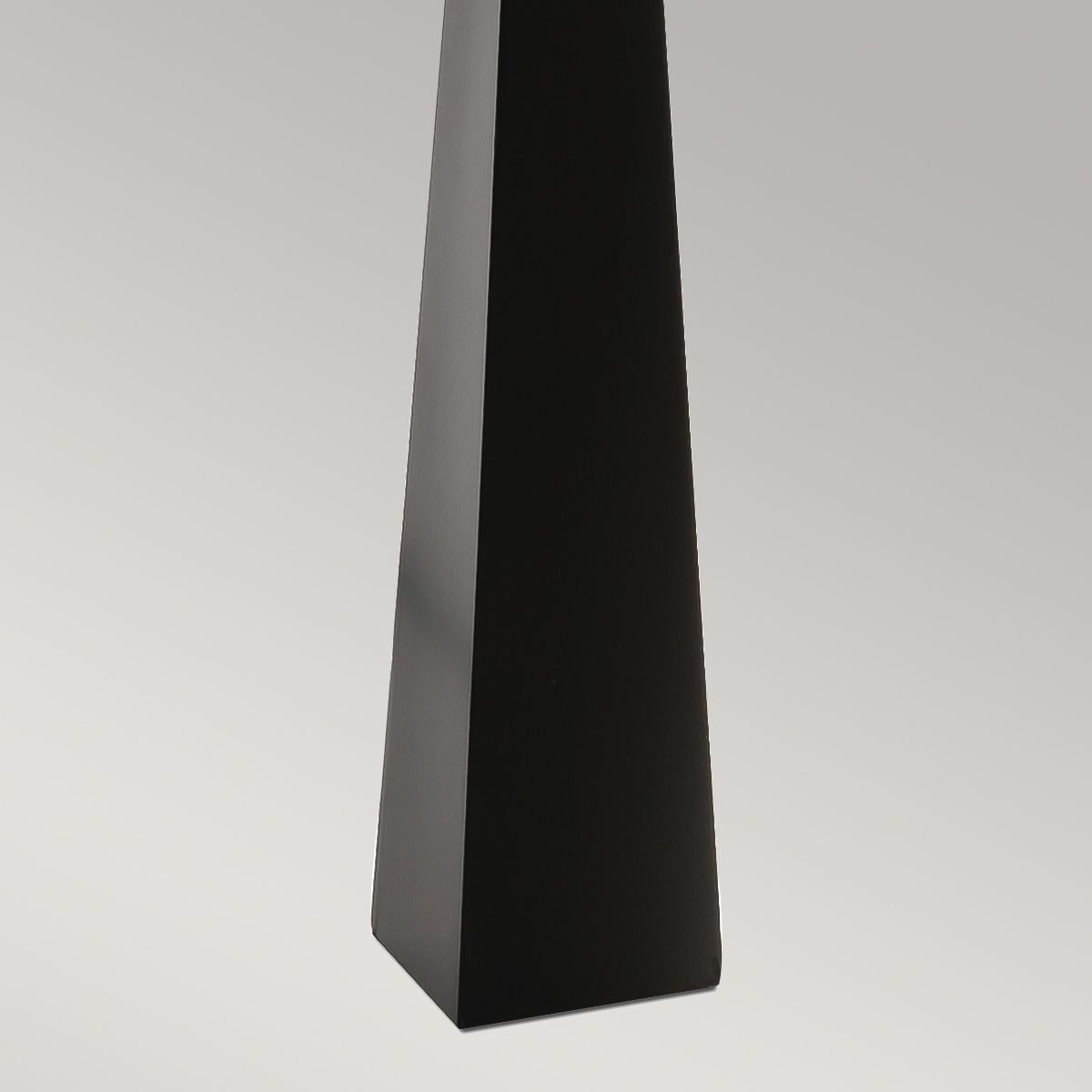Stehlampe Ascent 1-flammig mit weißem Schirm - Schwarz - Schwarz - Elsteadlighting - leuchtengrosshandel24
