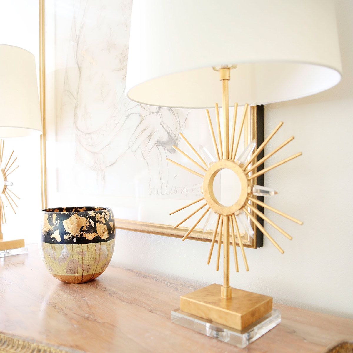 Tischlampe Sun King, 1-flammig, Antik-Gold, cremefarbener Schirm - Elsteadlighting - leuchtengrosshandel24