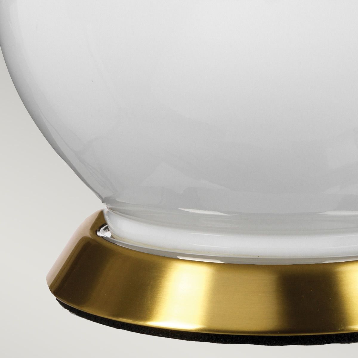 Tischleuchte Isla 1 Light - Messing gealtert, Weiß, Rosa mit Lampenschirm in Ballerina-Rosa - Elsteadlighting - leuchtengrosshandel24