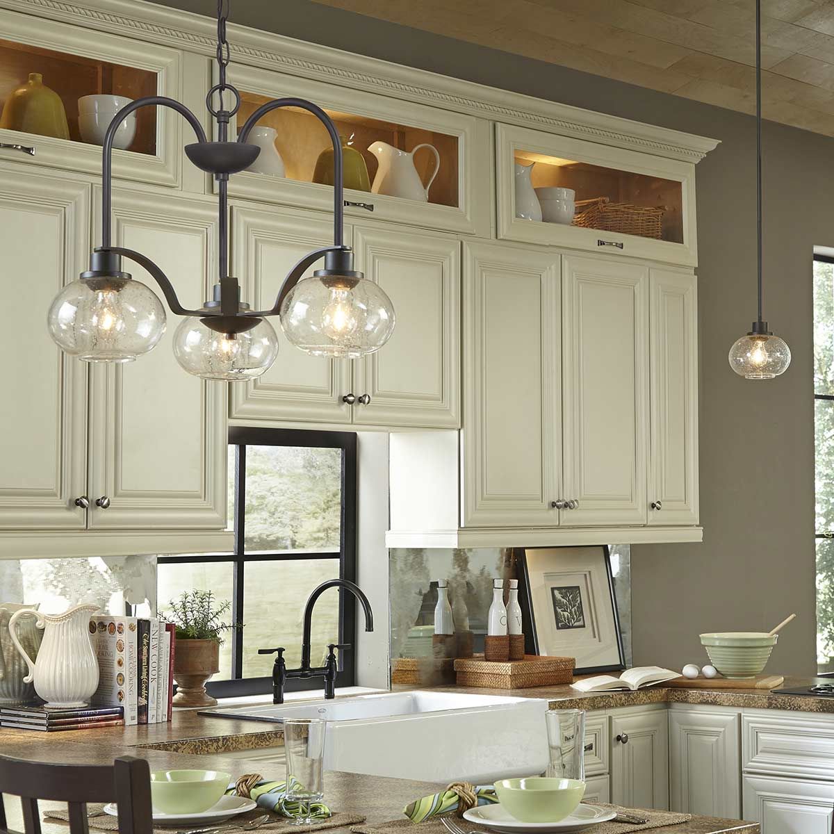 Trilogy 3-flammiger Kronleuchter - Altbronze - Elsteadlighting - leuchtengrosshandel24