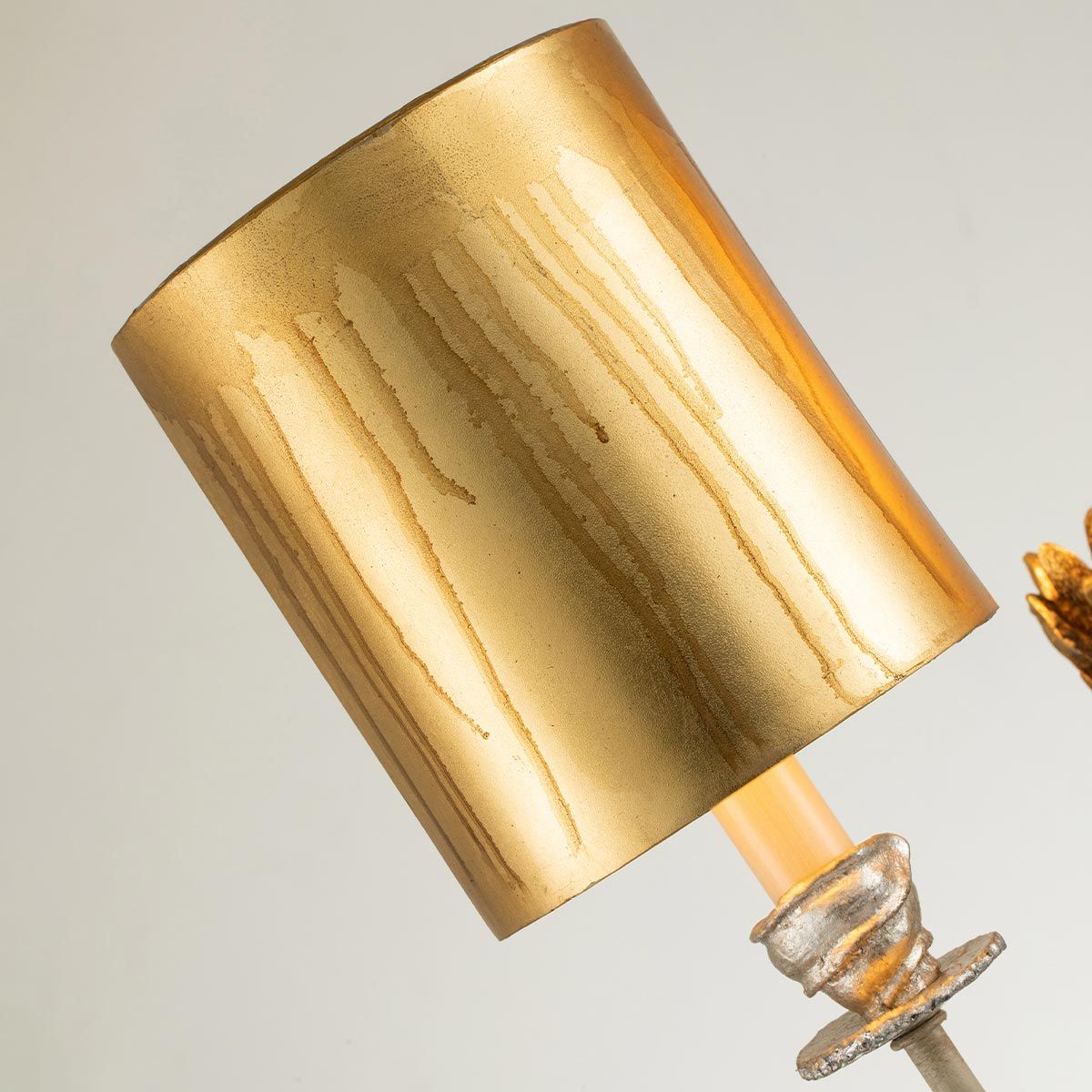 Wandleuchte Flambeau mit 2 Lichtern, Gold und Schwarz mit Pergamentschirmen - Elsteadlighting - leuchtengrosshandel24