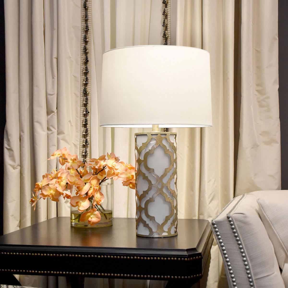 Tischlampe Arabella mit 1 Flamme, Antik-Silber mit weißem Schirm