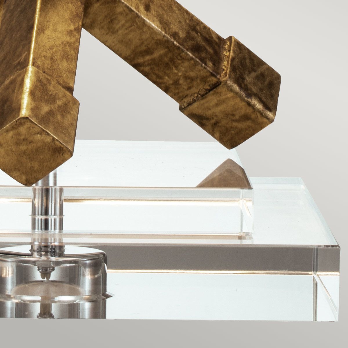 Tischlampe Jackson Square mit 1 Licht, Antik-Gold mit cremefarbenem Schirm