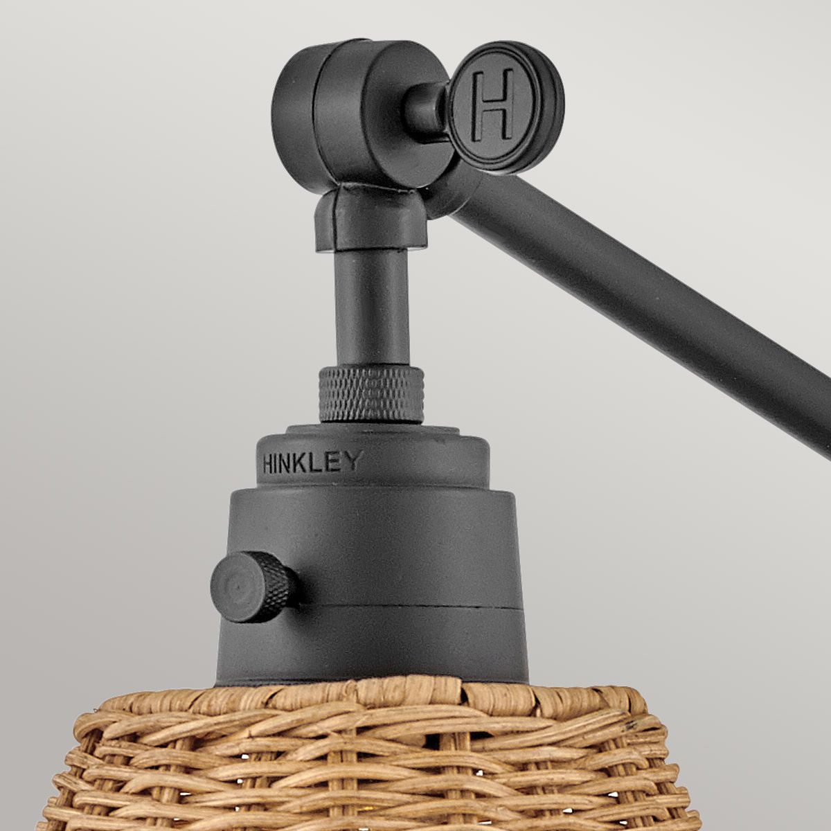 Hinkley Arti 1 lt Wandlampe - Schwarz, natürlicher Rattan-Schirm - Elsteadlighting - leuchtengrosshandel24
