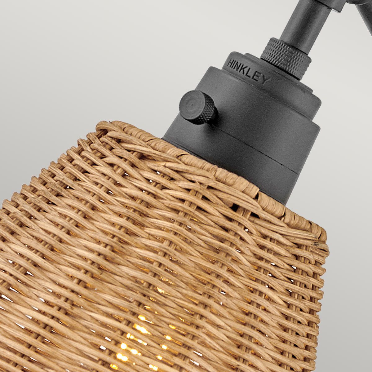 Hinkley Arti 1 lt Wandlampe - Schwarz, natürlicher Rattan-Schirm - Elsteadlighting - leuchtengrosshandel24