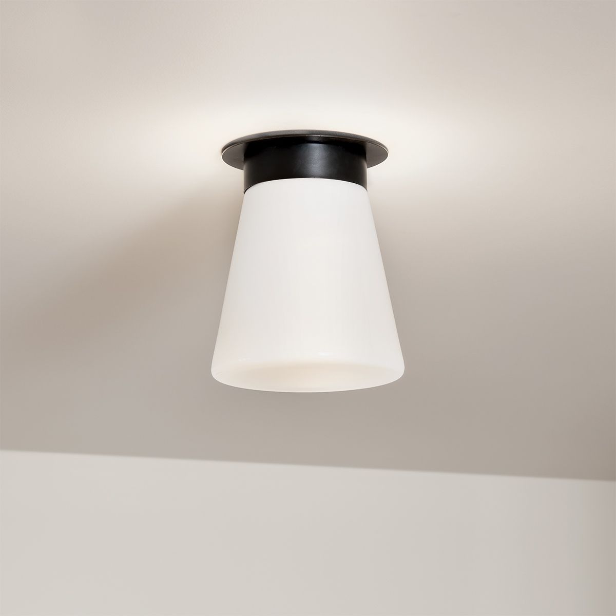 Albers Flush 1 l Deckenleuchte - Schwarz - Elsteadlighting - leuchtengrosshandel24