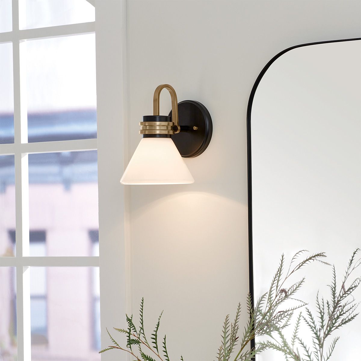Kichler Farum Wandleuchte, 1 l, Schwarz mit Champagnerbronze - Elsteadlighting - leuchtengrosshandel24