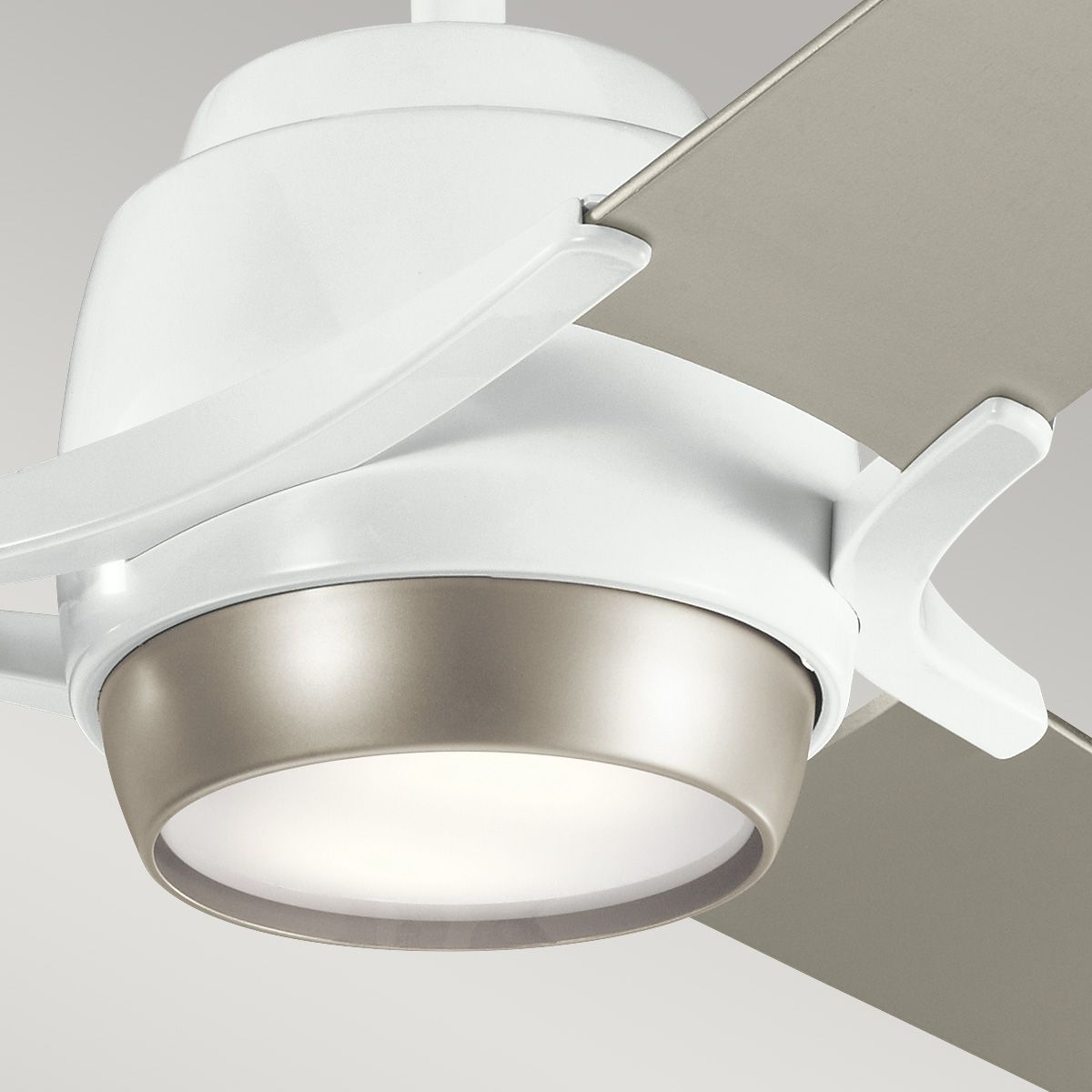 Zeus - 60 Zoll / 152 cm Ventilator - Weiß