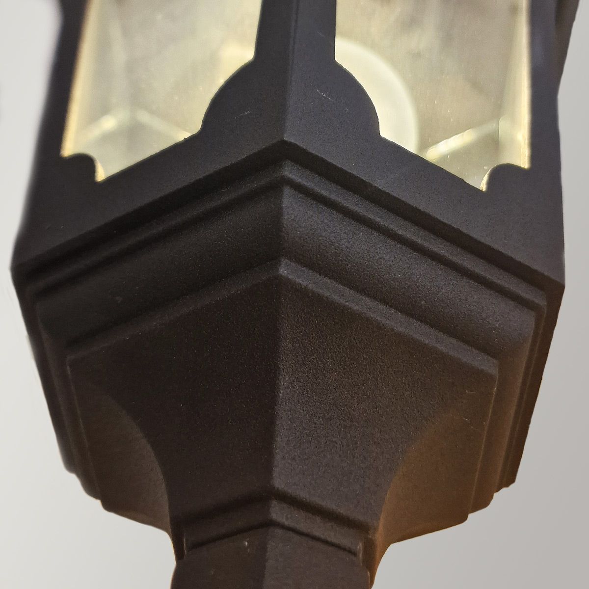 Parish 1 Wandlaterne mit Licht - Schwarz - Elsteadlighting - PR1 - BLACK