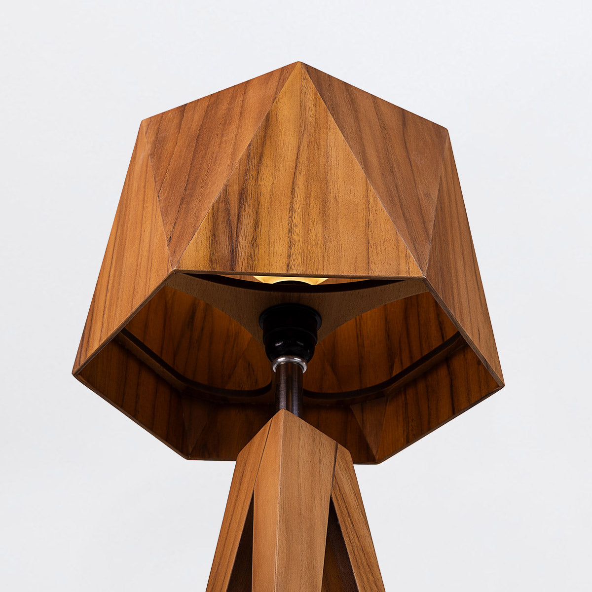 Angular Tischleuchte