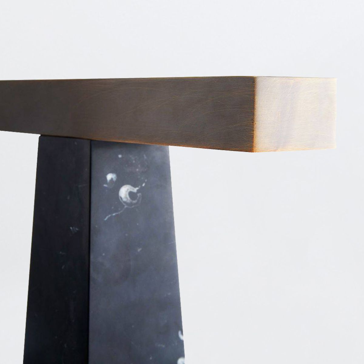 Arteriors Osbert Tischleuchte 2-flammig in englische Bronze