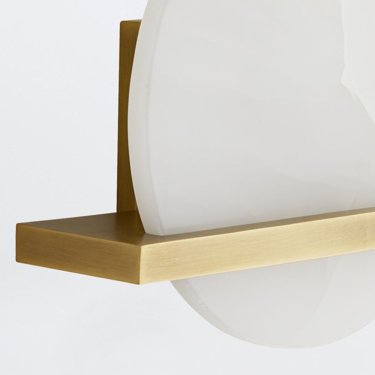 Arteriors Savion Wandleuchte 1-flammig in Antikmessing