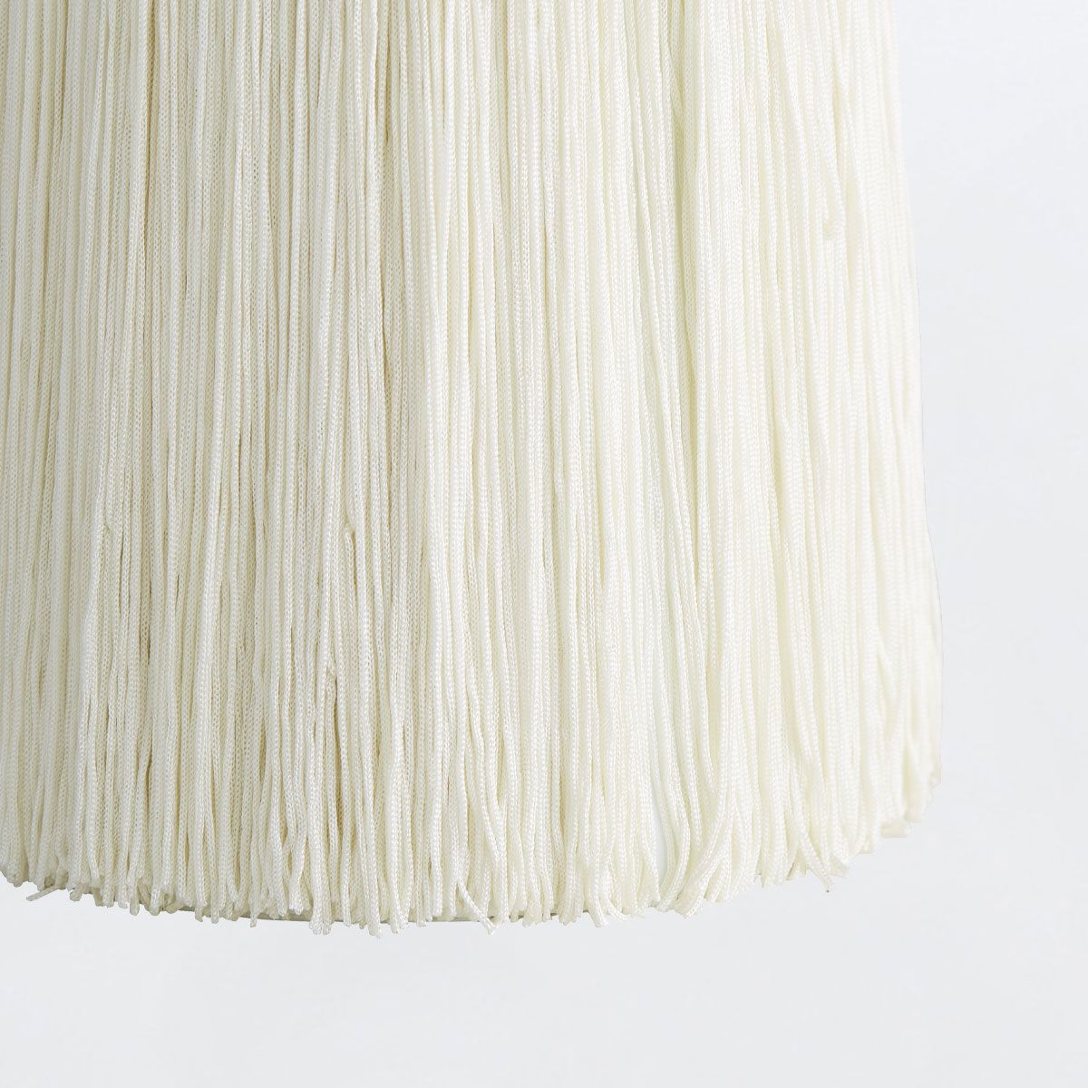Arteriors Tassel Tischleuchte 1-flammig in Elfenbein