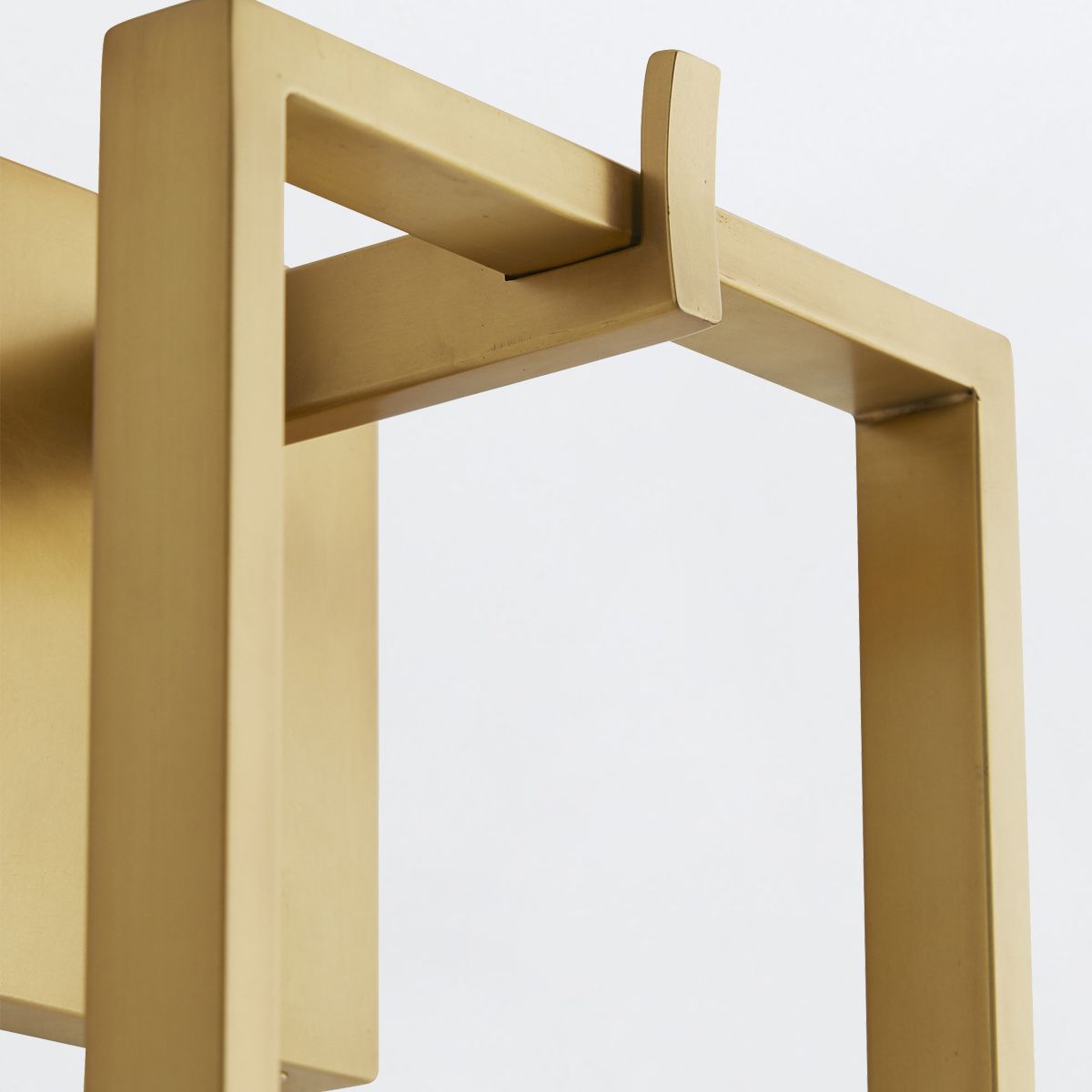 Arteriors Trapeze Wandleuchte 1-flammig in Antikmessing