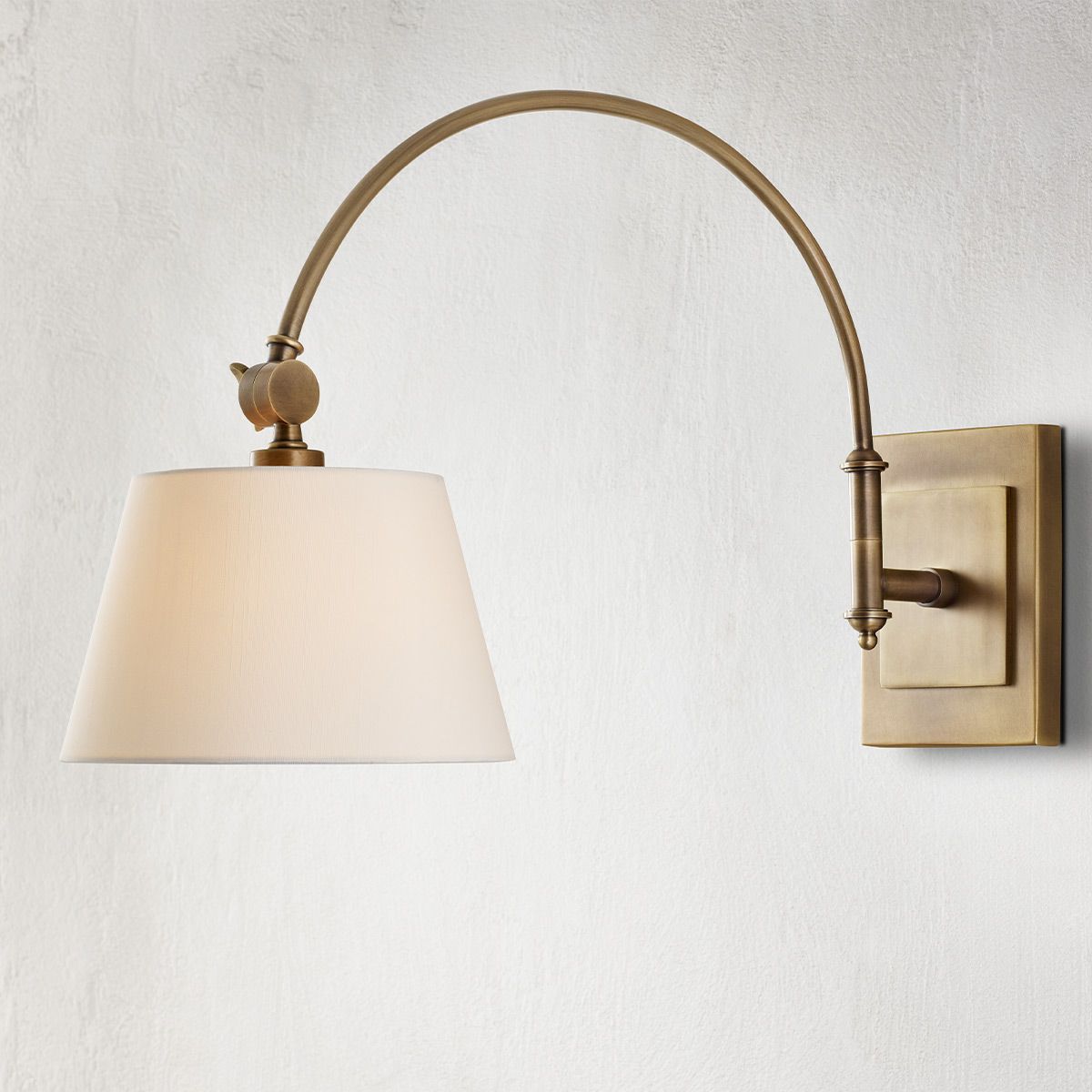 Currey & Company – Ashby Wandleuchte 1-flammig Gold