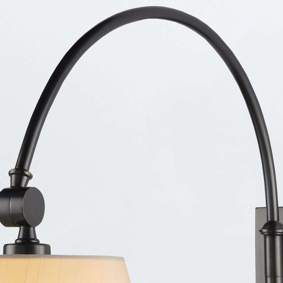 Currey & Company – Ashby Wandleuchte 1-flammig Bronze