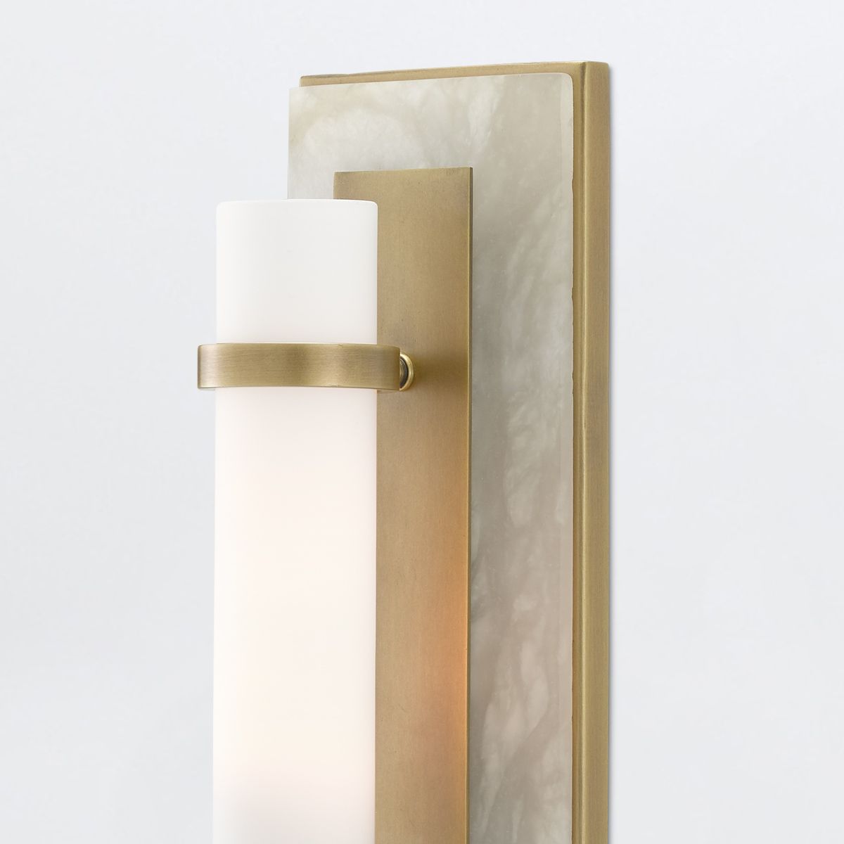 Currey & Company – Bruneau Wandleuchte 1-flammig Natur/Weiß/Gold