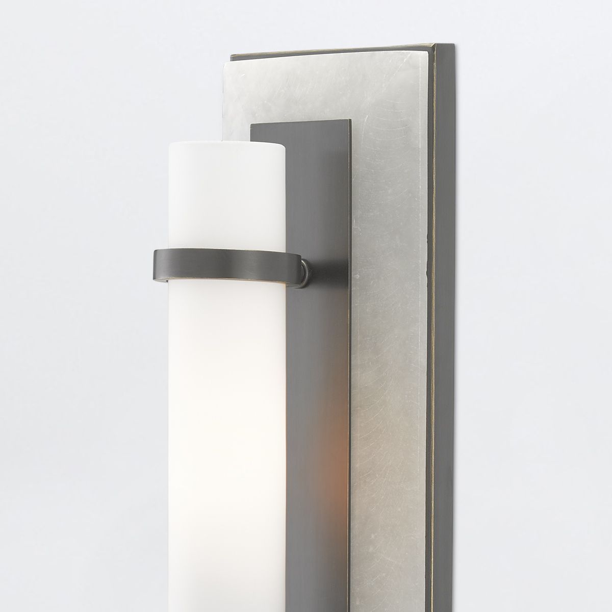 Currey & Company – Bruneau Wandleuchte 1-flammig Natur/Weiß/Bronze