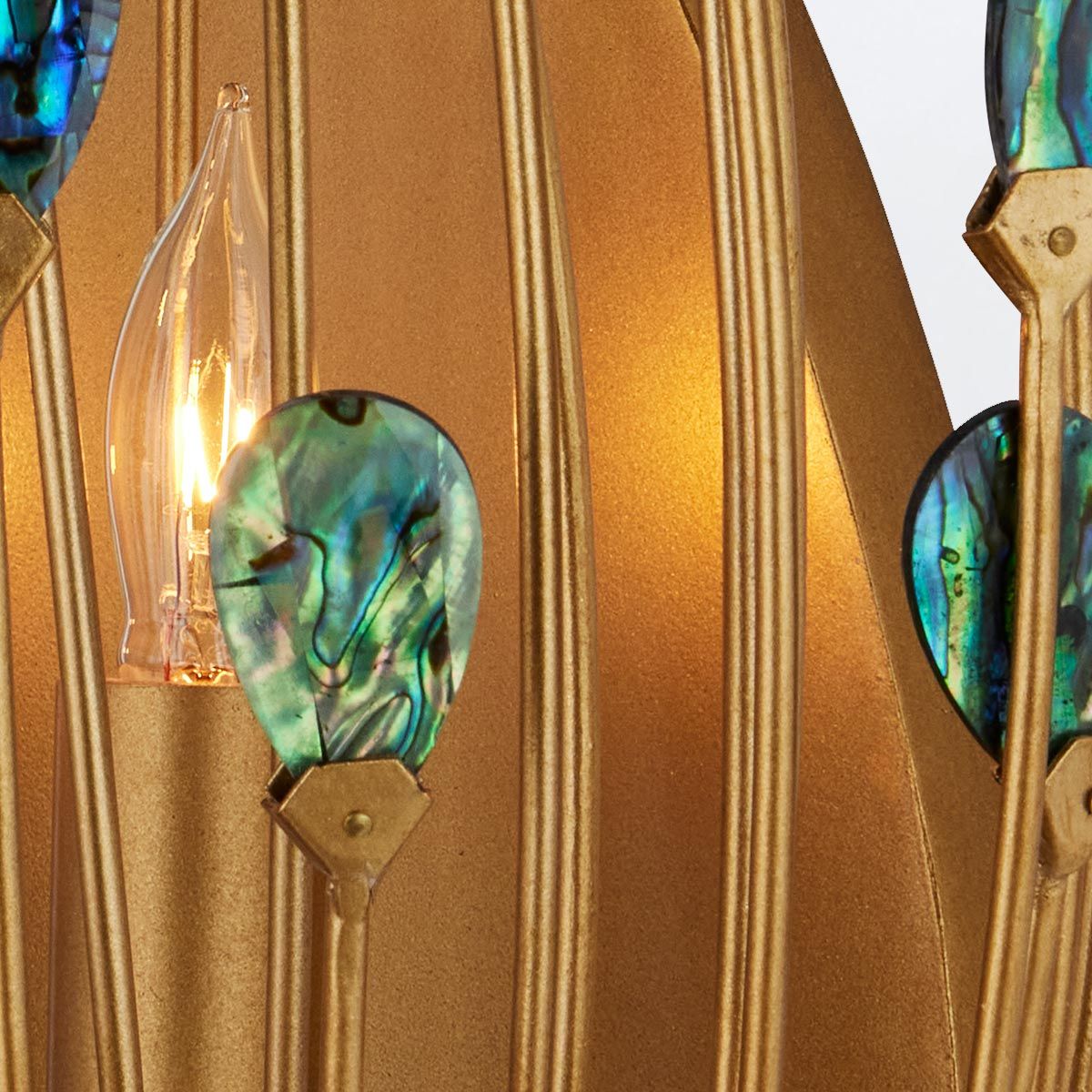 Currey & Company – Delphos Wandleuchte 3-flammig Gold/Natur