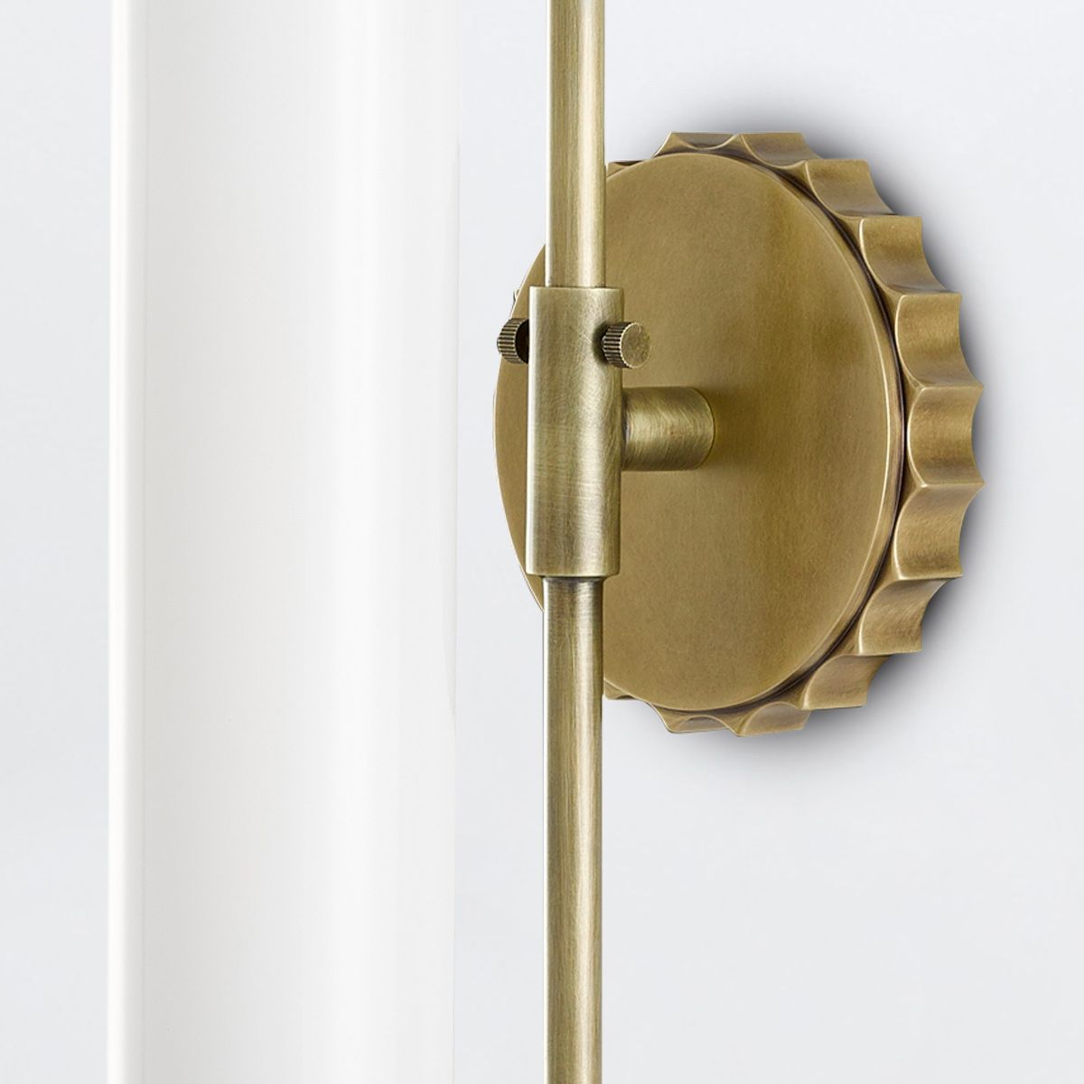 Currey & Company – Latimer Wandleuchte 1-flammig Weiß/Gold